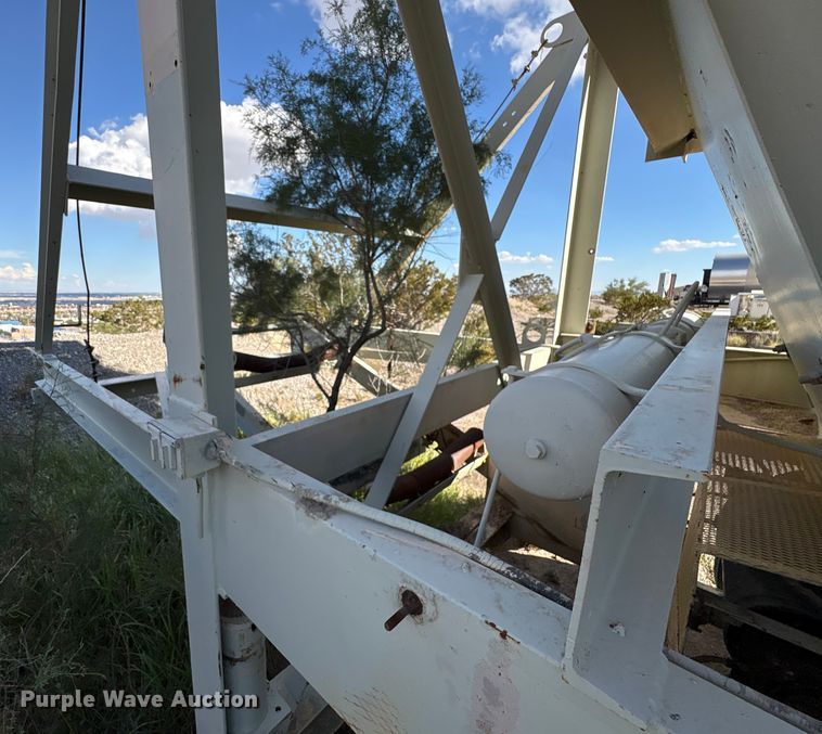 image for item EF6051 Cedarapids Mobile asphalt bin