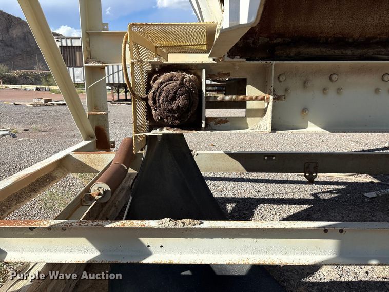 image for item EF6051 Cedarapids Mobile asphalt bin