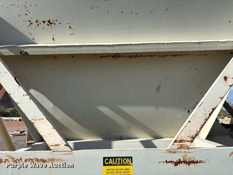 image for item EF6051 Cedarapids Mobile asphalt bin