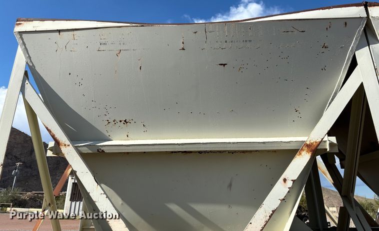 image for item EF6051 Cedarapids Mobile asphalt bin