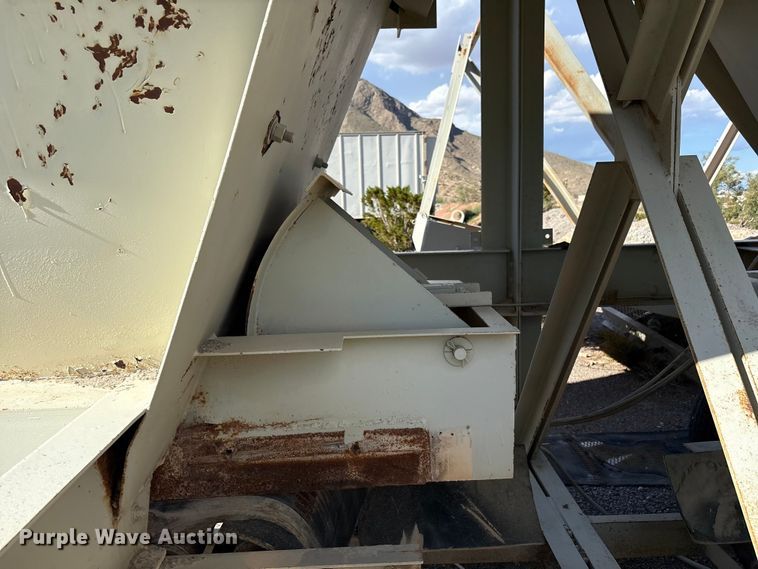 image for item EF6051 Cedarapids Mobile asphalt bin