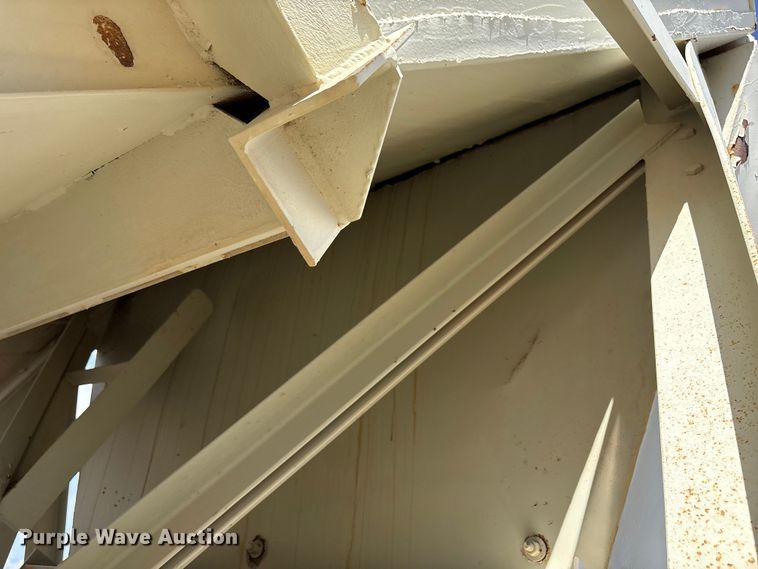 image for item EF6051 Cedarapids Mobile asphalt bin