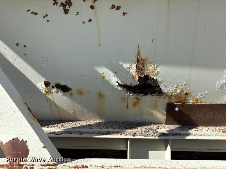 image for item EF6051 Cedarapids Mobile asphalt bin