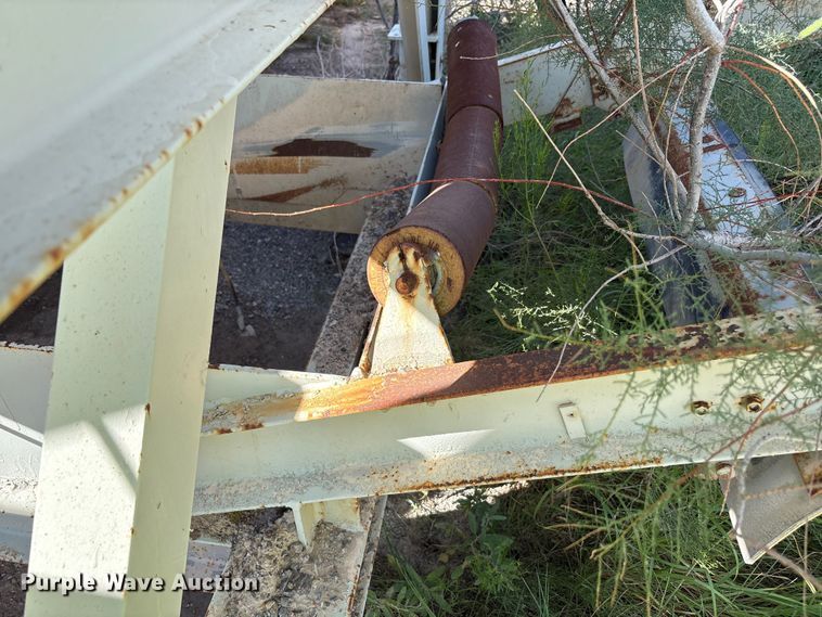 image for item EF6051 Cedarapids Mobile asphalt bin