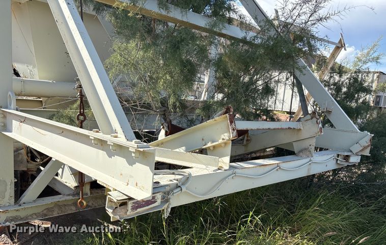 image for item EF6051 Cedarapids Mobile asphalt bin