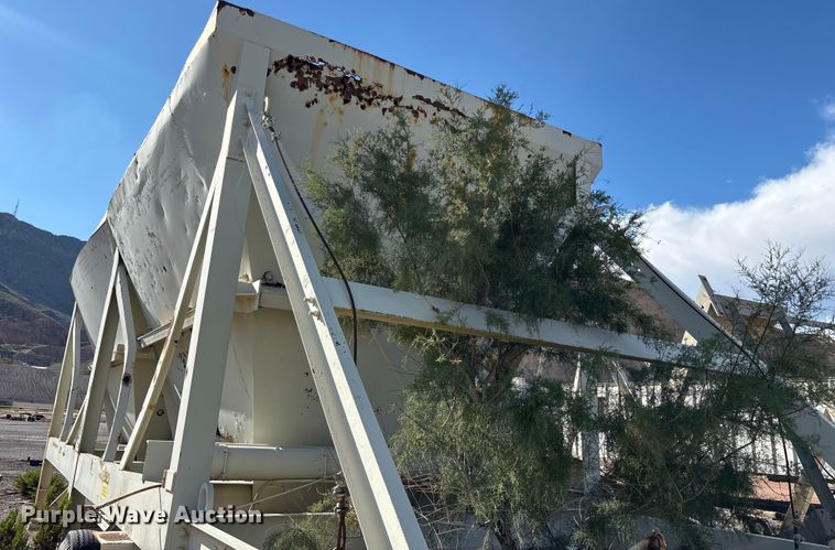 image for item EF6051 Cedarapids Mobile asphalt bin