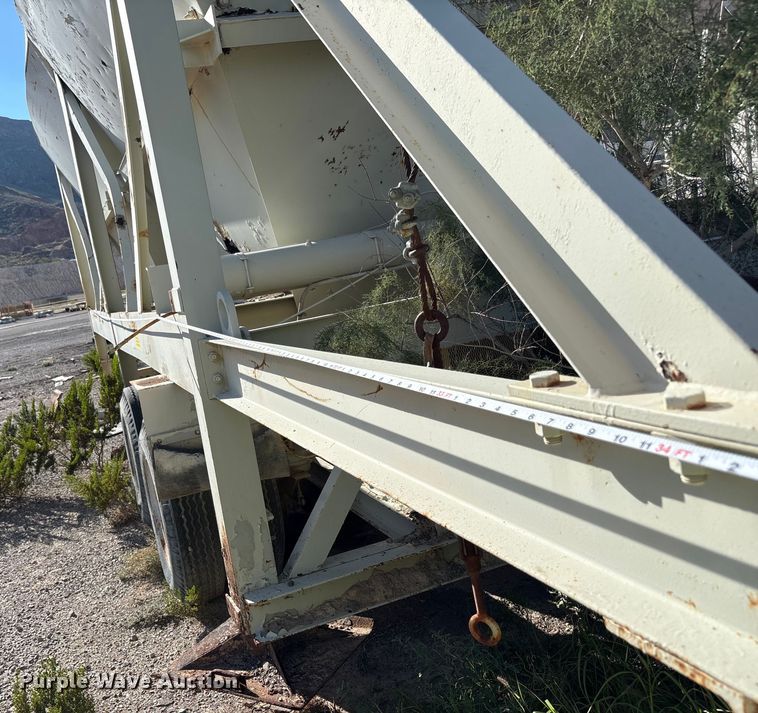 image for item EF6051 Cedarapids Mobile asphalt bin