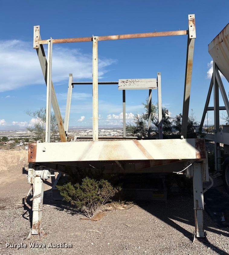 image for item EF6051 Cedarapids Mobile asphalt bin