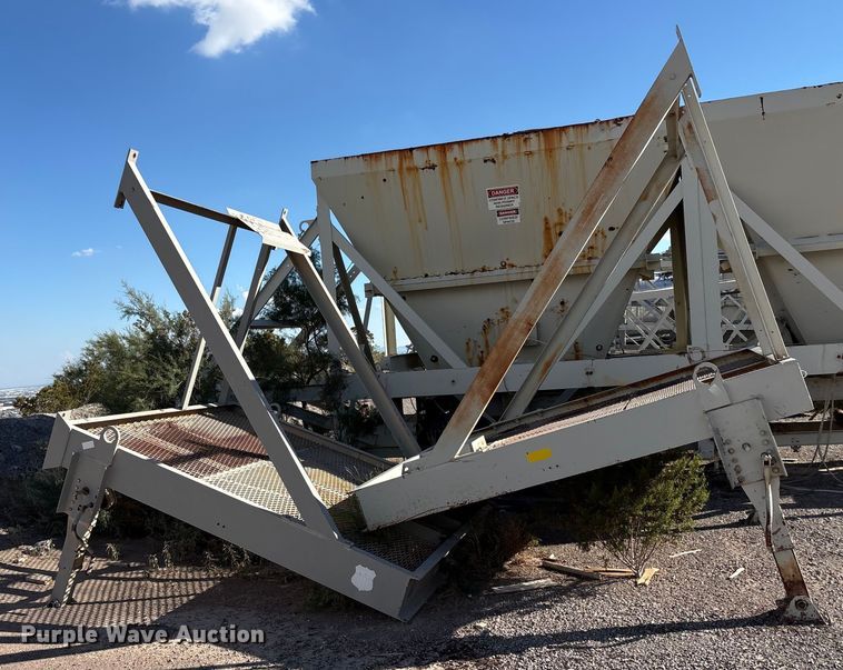 image for item EF6051 Cedarapids Mobile asphalt bin