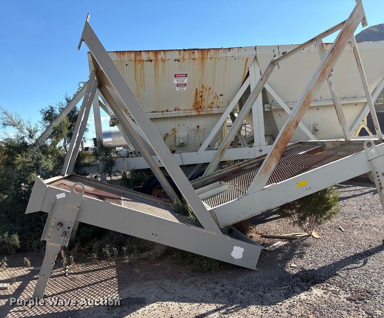 image for item EF6051 Cedarapids Mobile asphalt bin