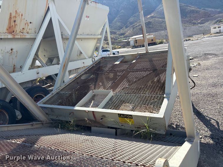 image for item EF6051 Cedarapids Mobile asphalt bin