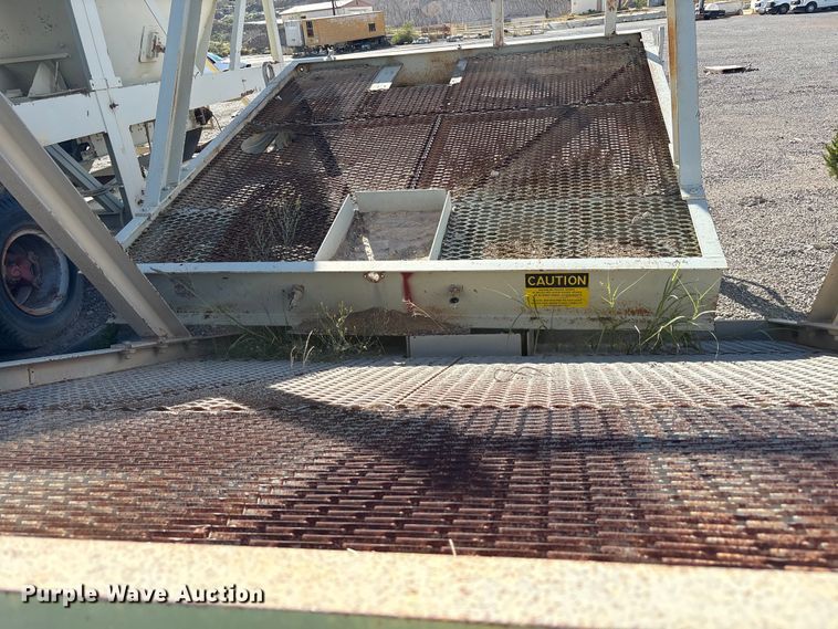 image for item EF6051 Cedarapids Mobile asphalt bin