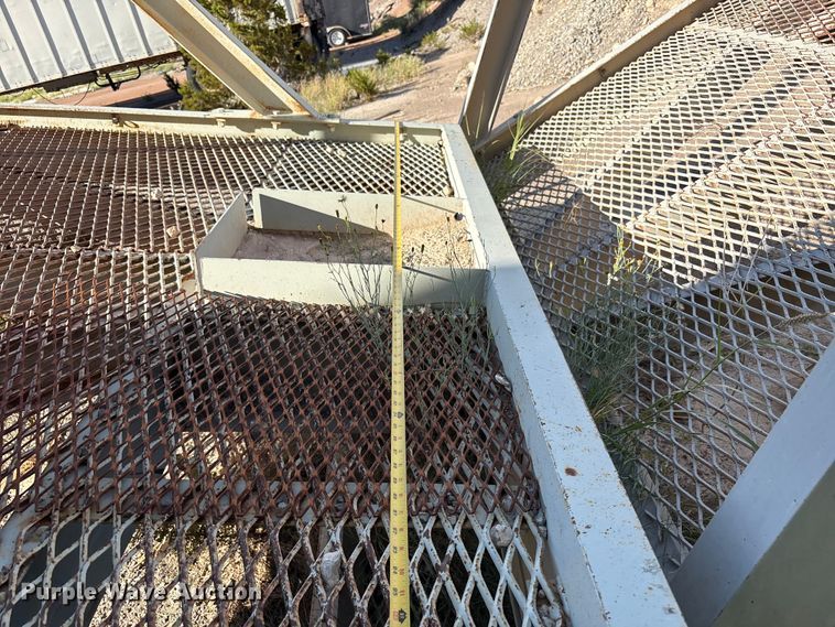 image for item EF6051 Cedarapids Mobile asphalt bin