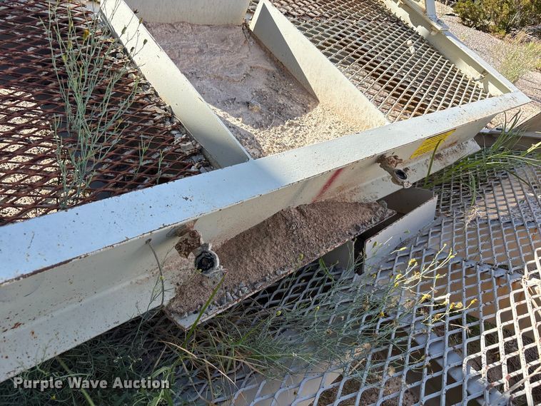 image for item EF6051 Cedarapids Mobile asphalt bin