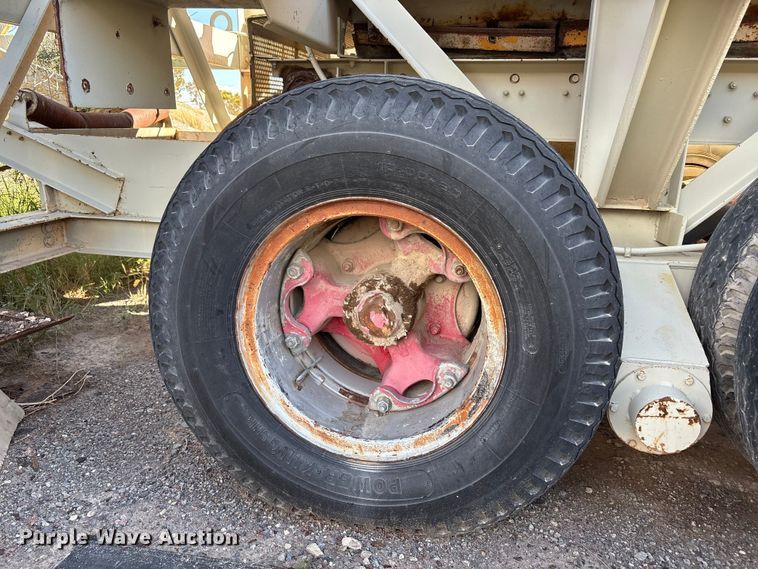 image for item EF6051 Cedarapids Mobile asphalt bin