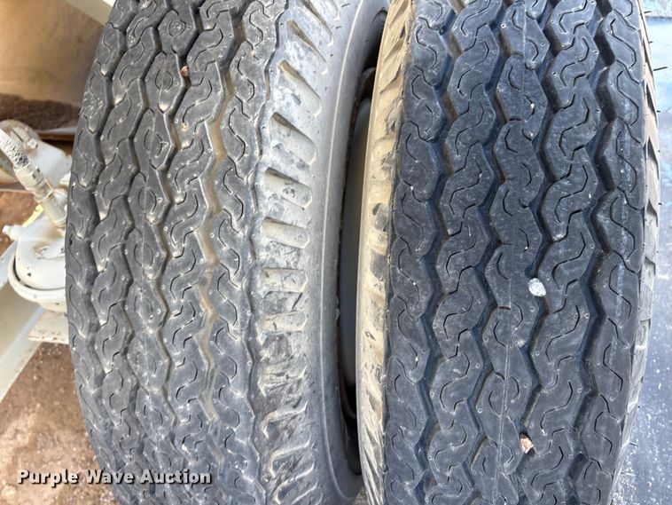 image for item EF6051 Cedarapids Mobile asphalt bin