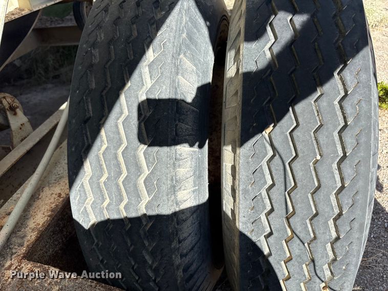 image for item EF6051 Cedarapids Mobile asphalt bin