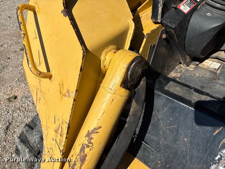 image for item EF6059 2009 John Deere CT332 tracked skid steer loader