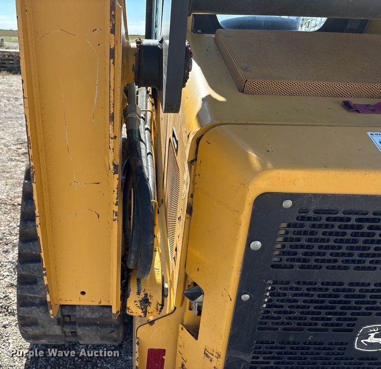 image for item EF6059 2009 John Deere CT332 tracked skid steer loader