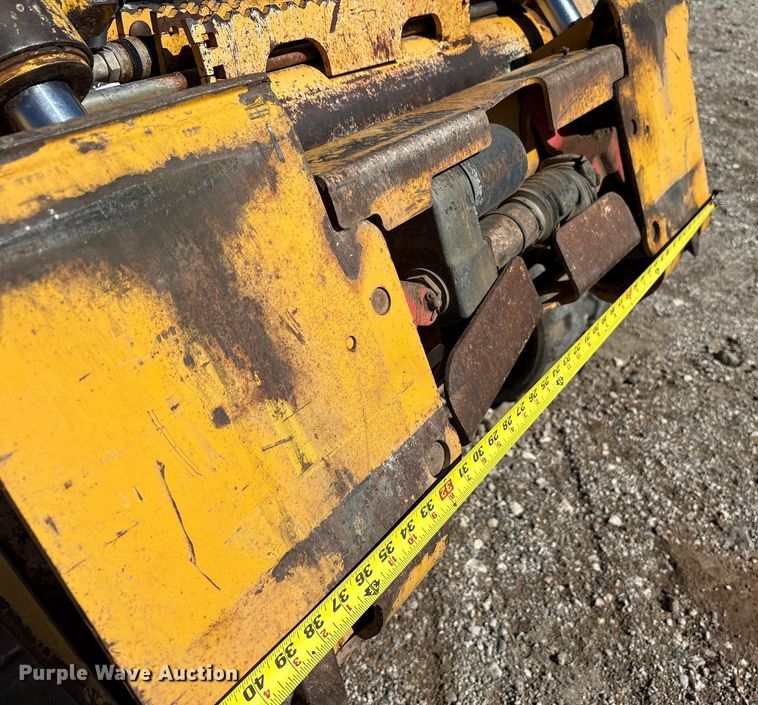 image for item EF6059 2009 John Deere CT332 tracked skid steer loader