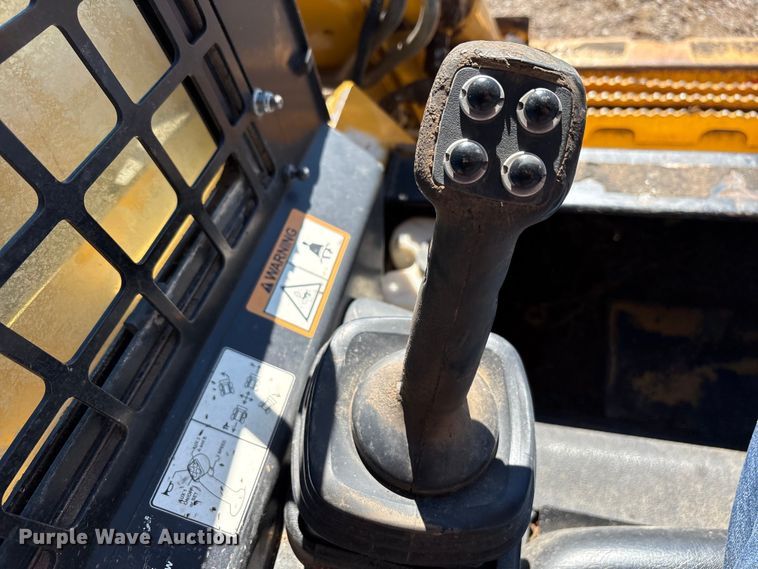 image for item EF6059 2009 John Deere CT332 tracked skid steer loader