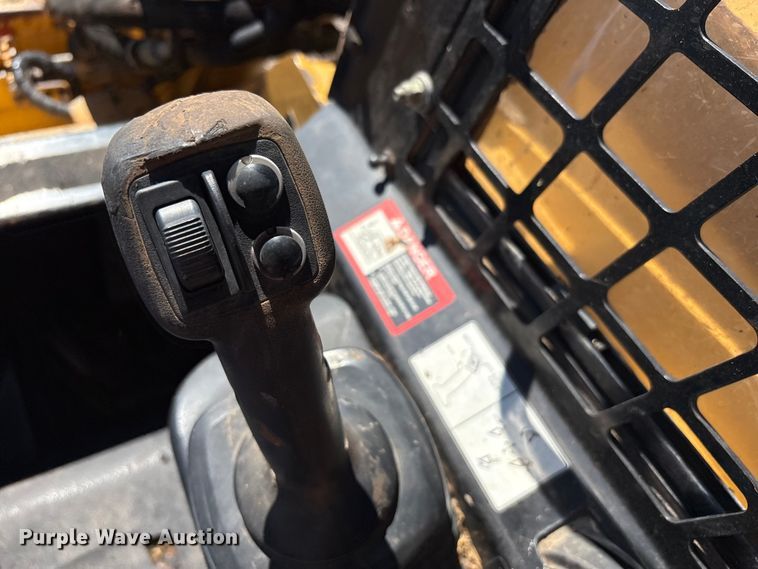 image for item EF6059 2009 John Deere CT332 tracked skid steer loader