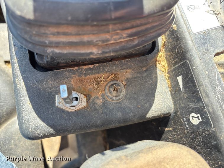 image for item EF6059 2009 John Deere CT332 tracked skid steer loader