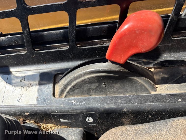 image for item EF6059 2009 John Deere CT332 tracked skid steer loader