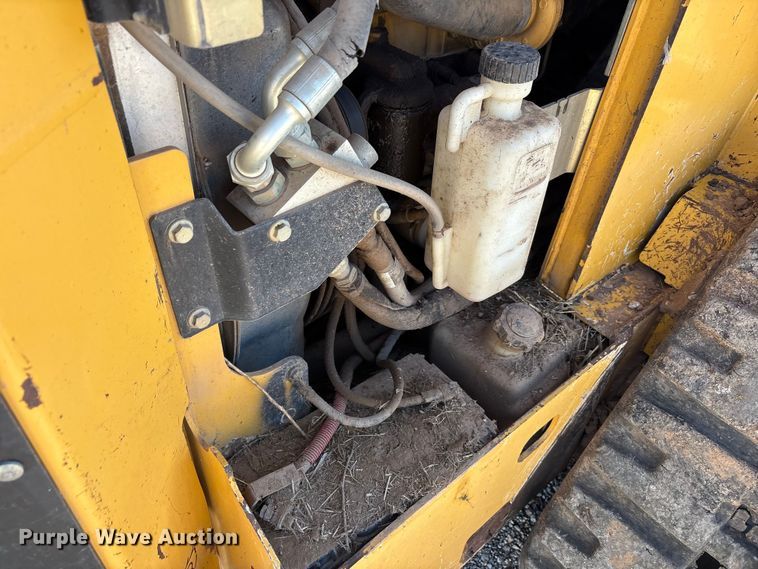 image for item EF6059 2009 John Deere CT332 tracked skid steer loader