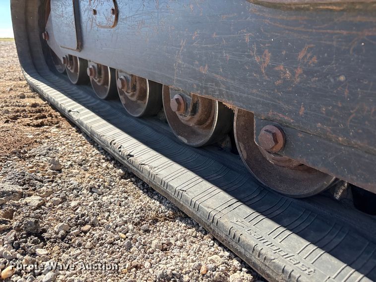 image for item EF6059 2009 John Deere CT332 tracked skid steer loader