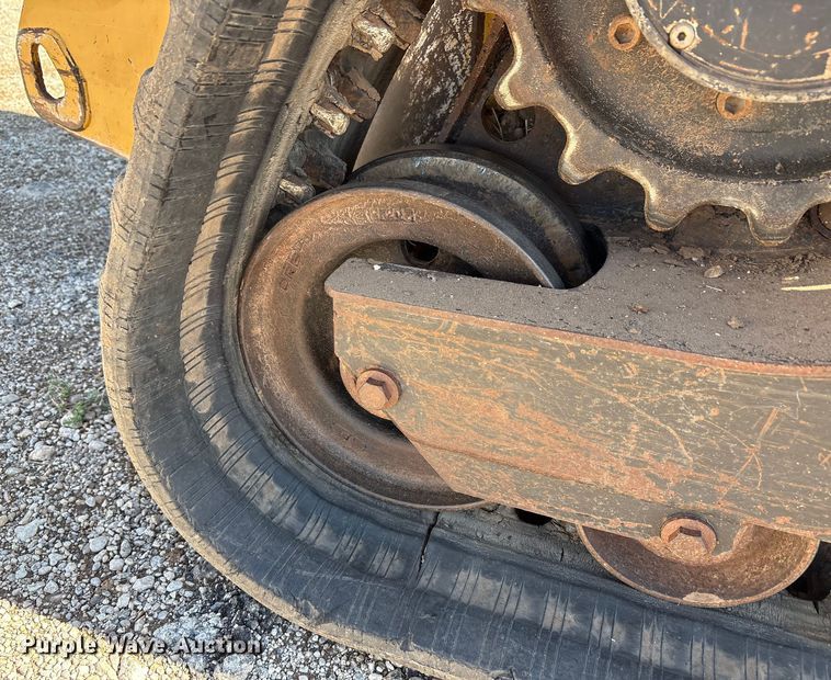 image for item EF6059 2009 John Deere CT332 tracked skid steer loader