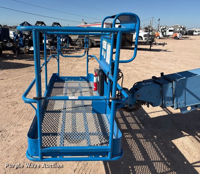 image for item EF6064 2010 Genie S80 boom lift