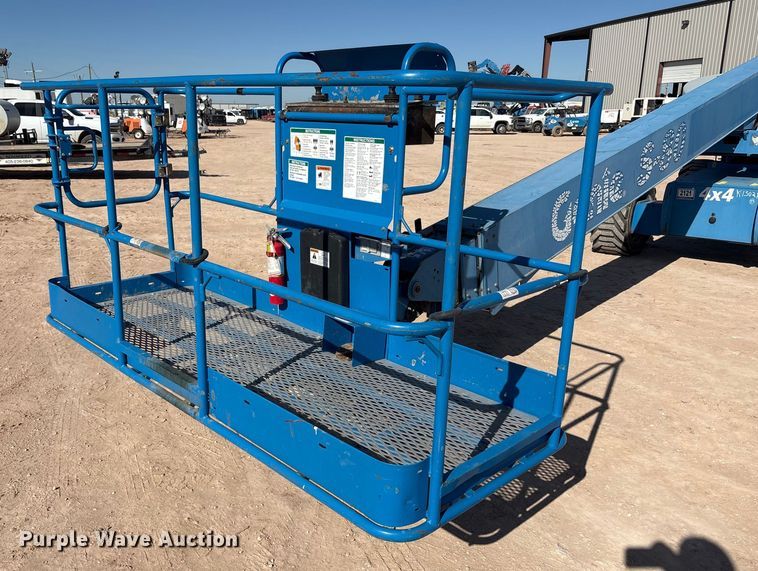 image for item EF6064 2010 Genie S80 boom lift
