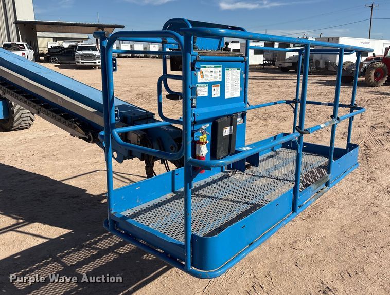 image for item EF6064 2010 Genie S80 boom lift