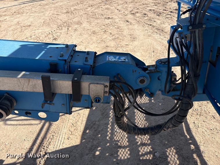 image for item EF6064 2010 Genie S80 boom lift