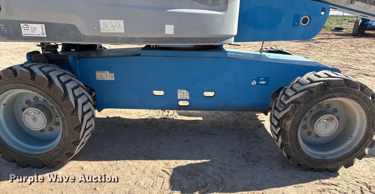 image for item EF6064 2010 Genie S80 boom lift