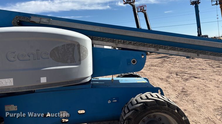 image for item EF6064 2010 Genie S80 boom lift