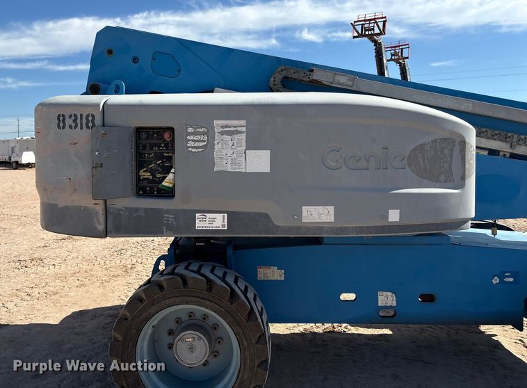 image for item EF6064 2010 Genie S80 boom lift