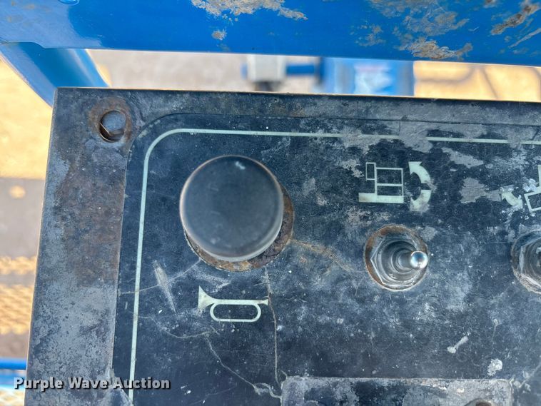 image for item EF6064 2010 Genie S80 boom lift