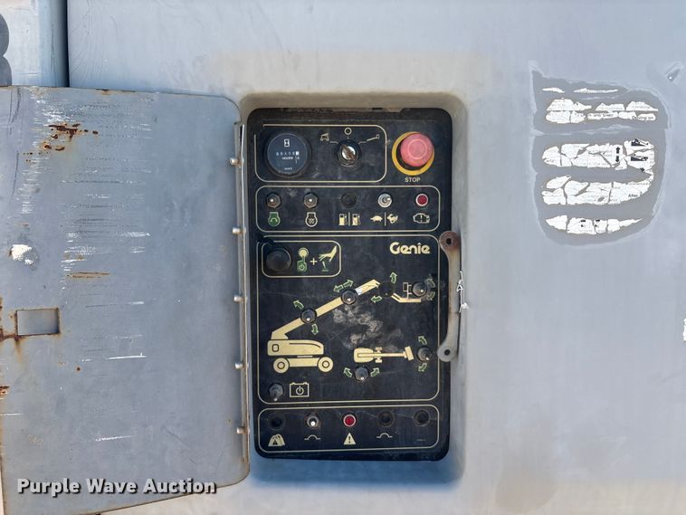 image for item EF6064 2010 Genie S80 boom lift