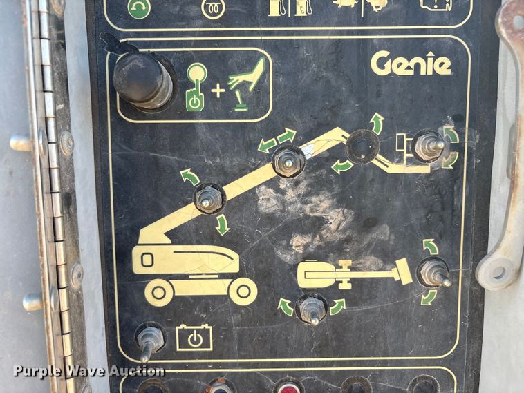 image for item EF6064 2010 Genie S80 boom lift