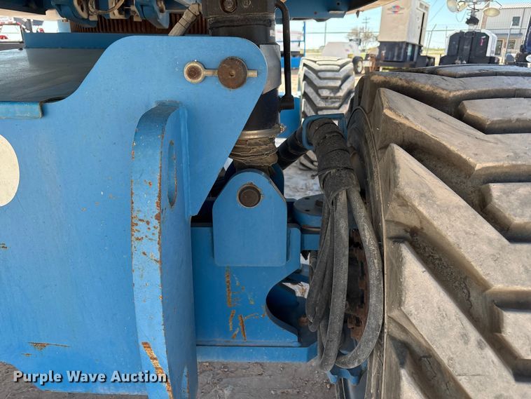 image for item EF6064 2010 Genie S80 boom lift