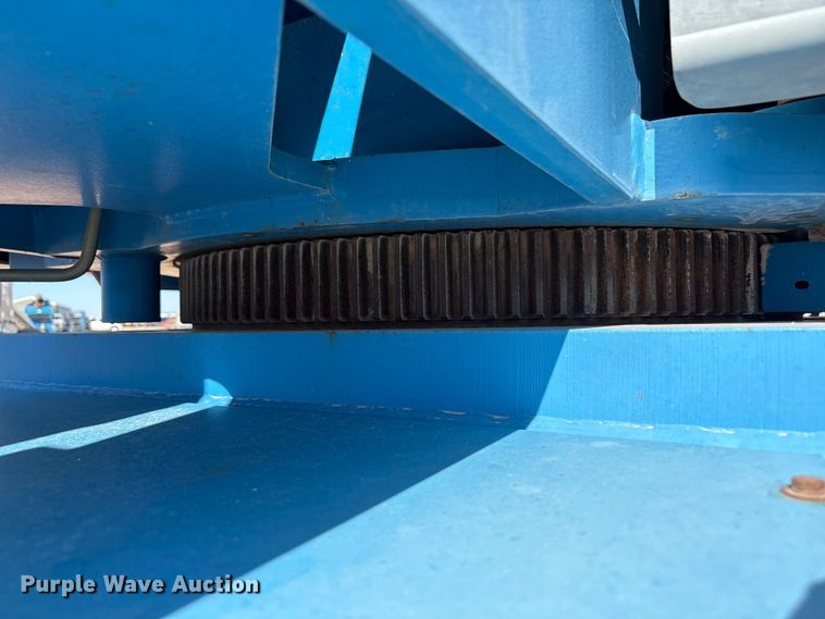 image for item EF6064 2010 Genie S80 boom lift