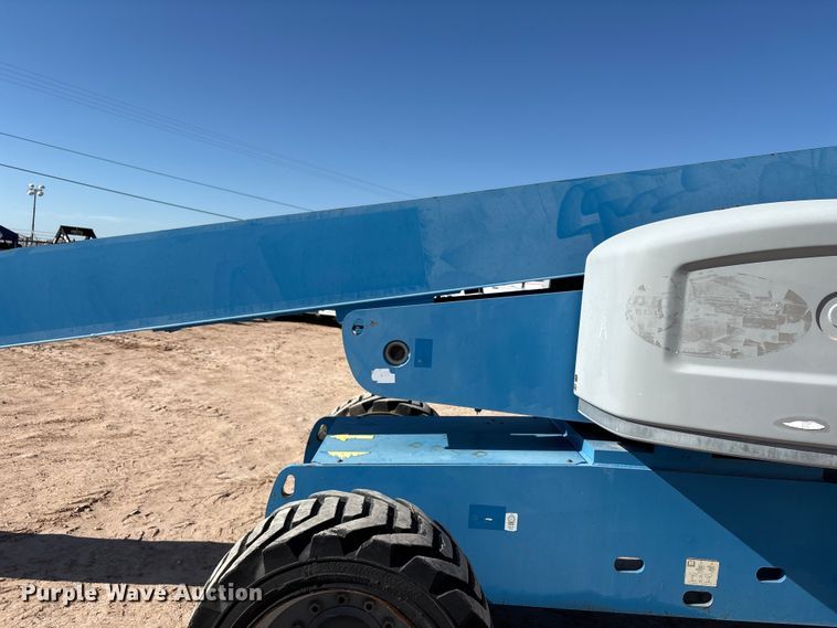 image for item EF6064 2010 Genie S80 boom lift
