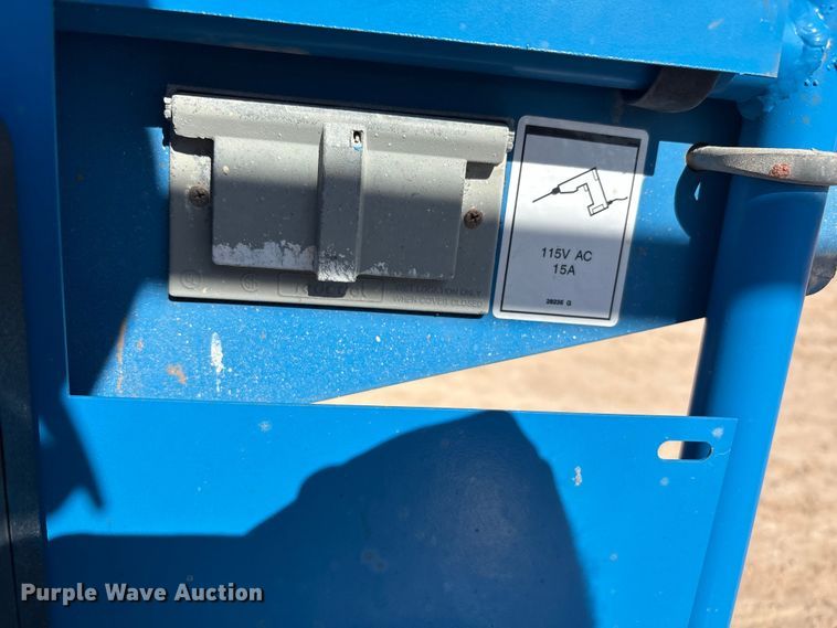 image for item EF6064 2010 Genie S80 boom lift