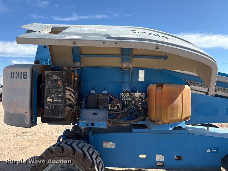 image for item EF6064 2010 Genie S80 boom lift