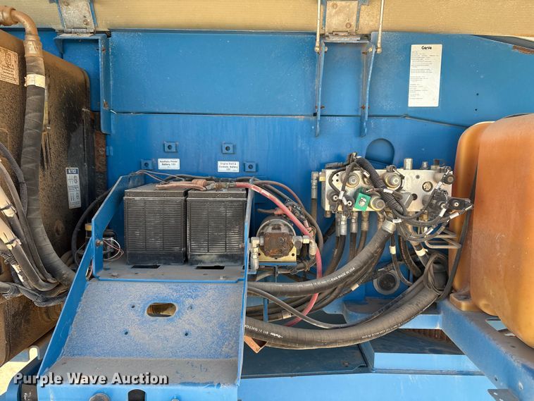 image for item EF6064 2010 Genie S80 boom lift