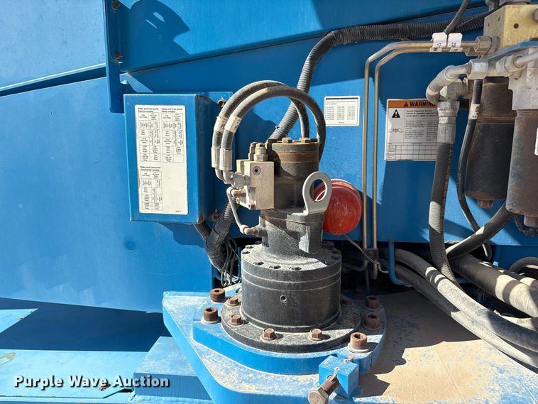 image for item EF6064 2010 Genie S80 boom lift
