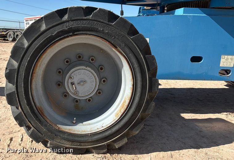 image for item EF6064 2010 Genie S80 boom lift