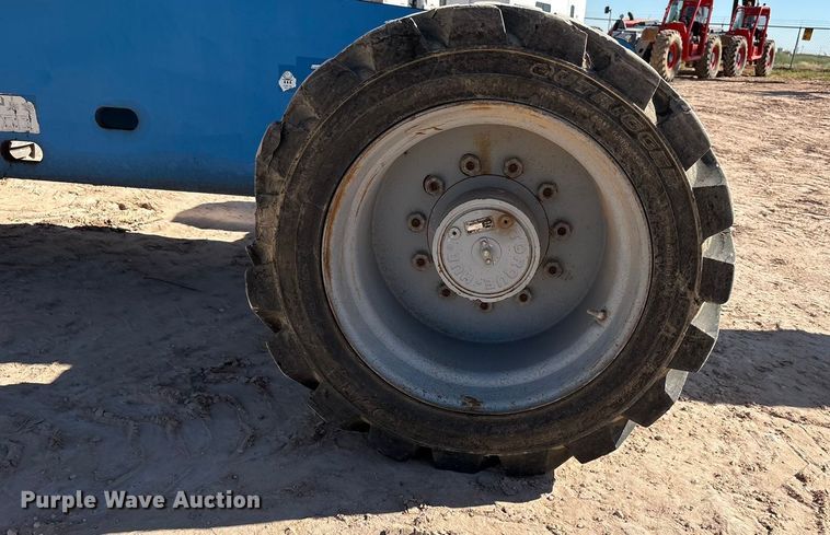 image for item EF6064 2010 Genie S80 boom lift